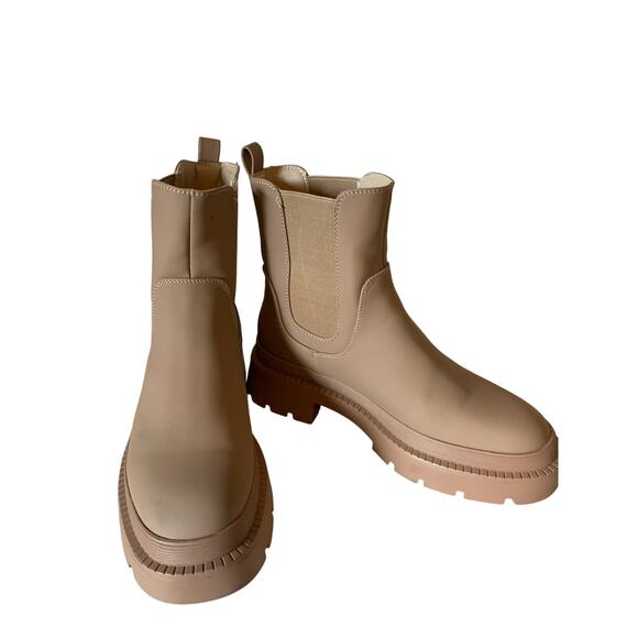 Dream Pairs chunky Chelsea boots tan size 8 Lug biker - Picture 1 of 11